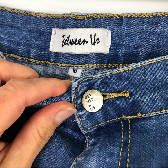 Between Us Distressed Light Wash Blue Jeans Size 18 - Picture 3 of 13